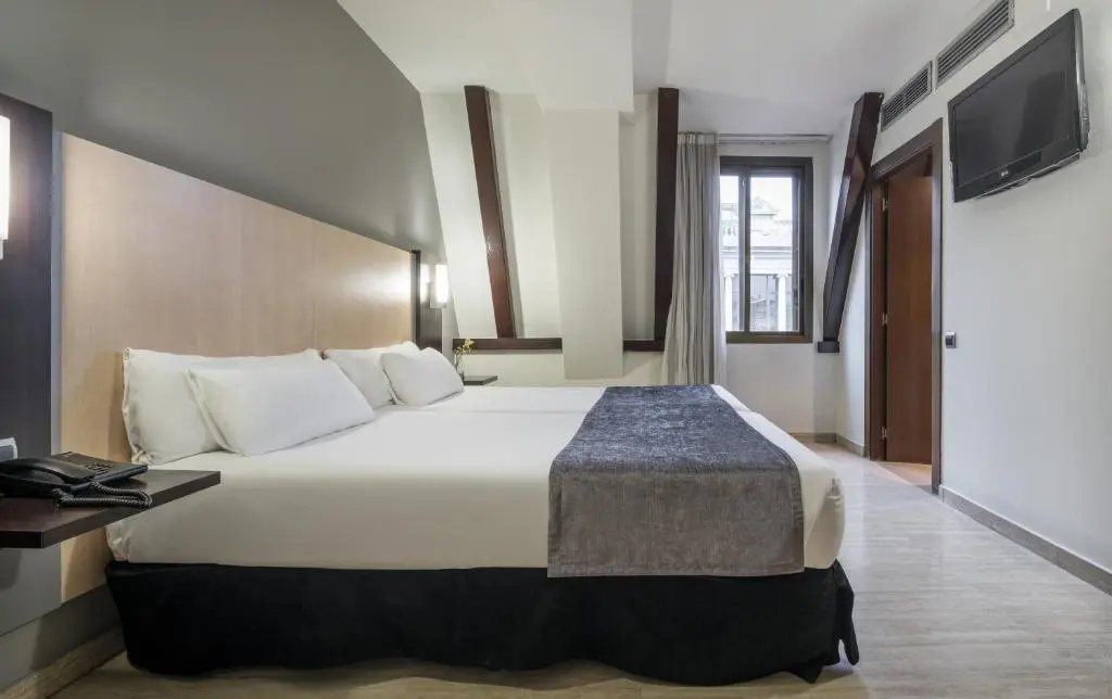 Hotel ILUNION Almirante - Chambres