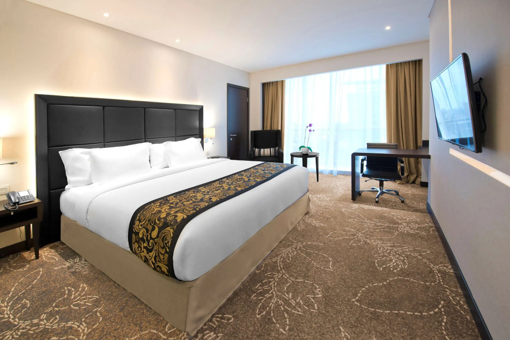 Melia Makassar — 1
