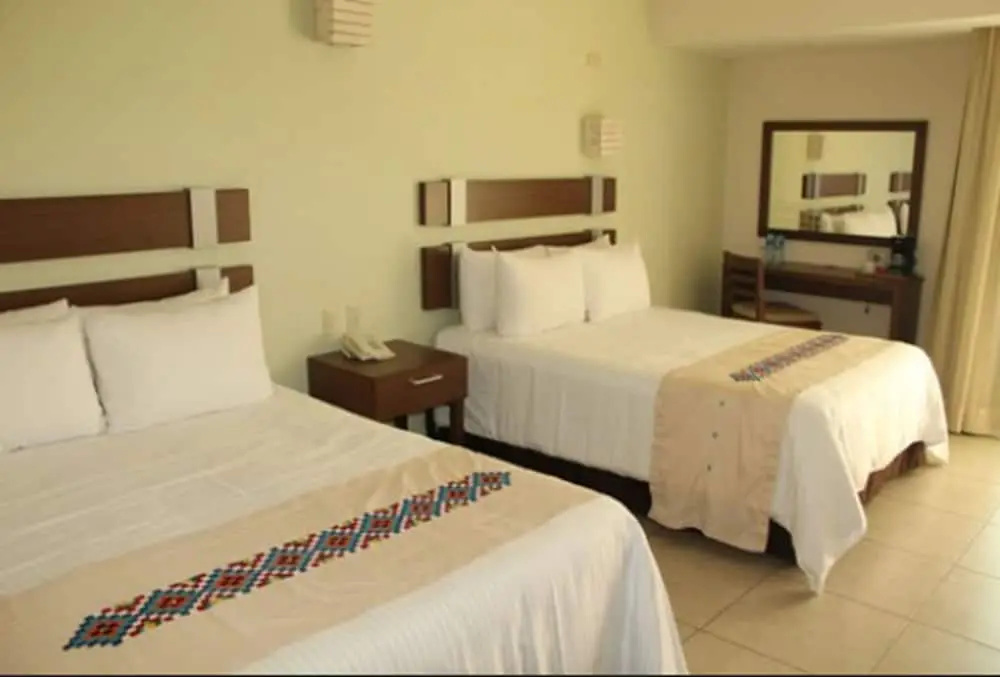 Standard Double room with street view (twin beds)