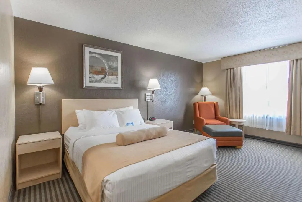 Seven Oaks Hotel Regina, SureStay Collection by Best Western - Chambres