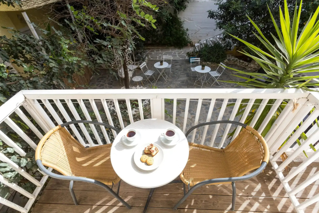 Standard Double room with garden view (full double bed)