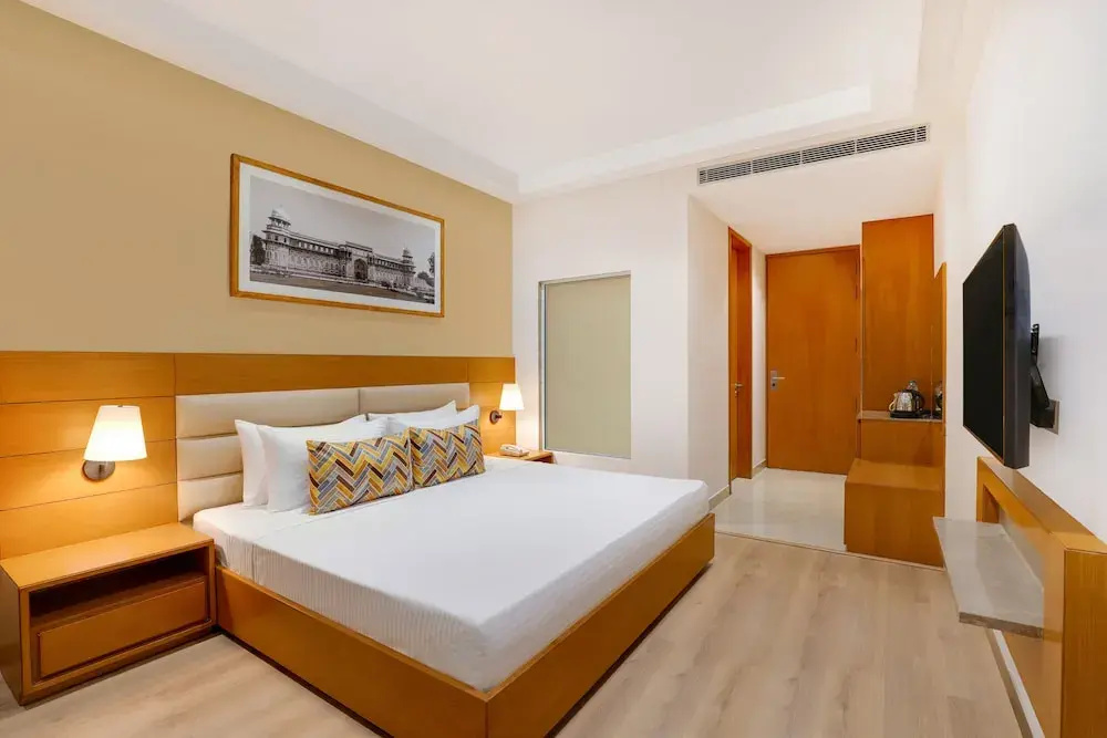 Deluxe Double room (full double bed)