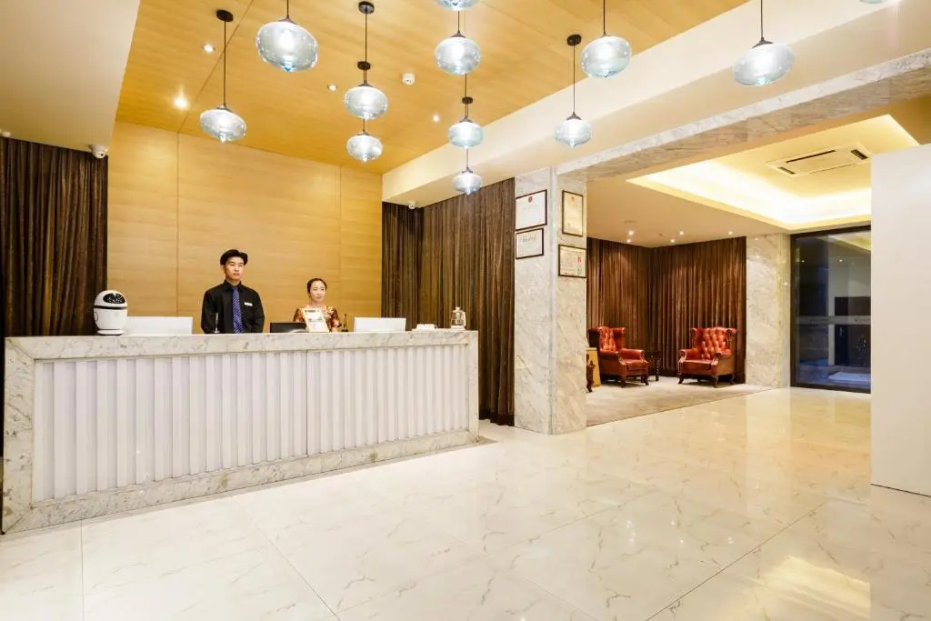 Lobby & Reception
