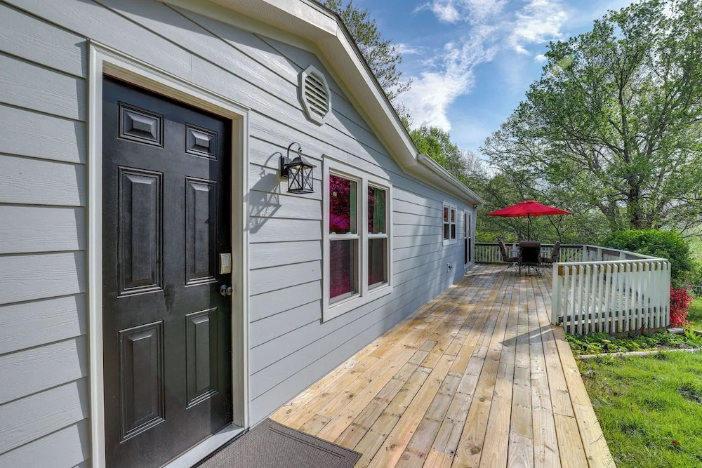 Deck & Views! Secluded Retreat 12 Mi to Asheville