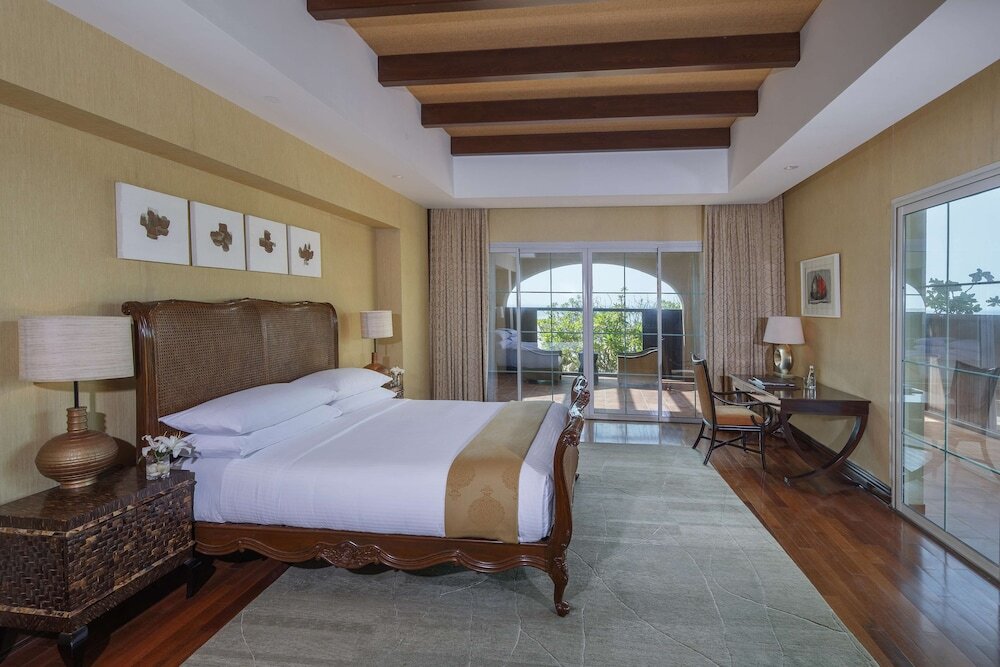 Anantara Desert Islands Resort & Spa