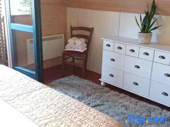 3 Bedrooms Cottage