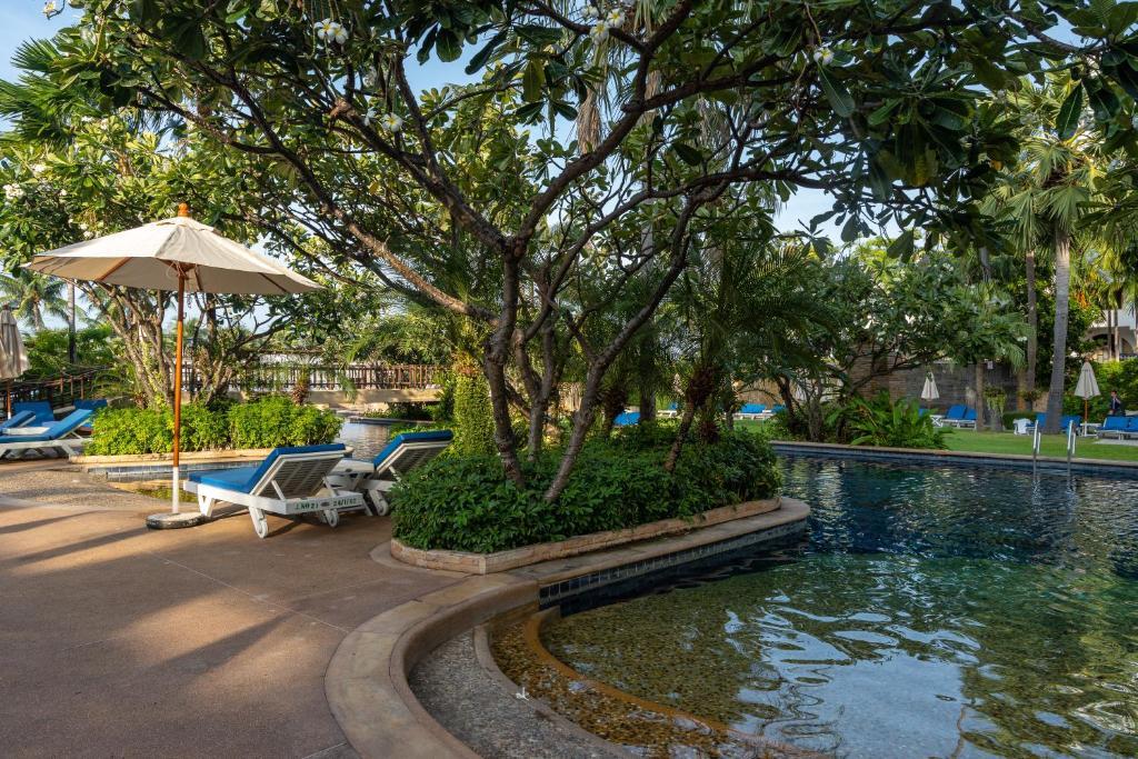 Jomtien Palm Beach Hotel And Resort