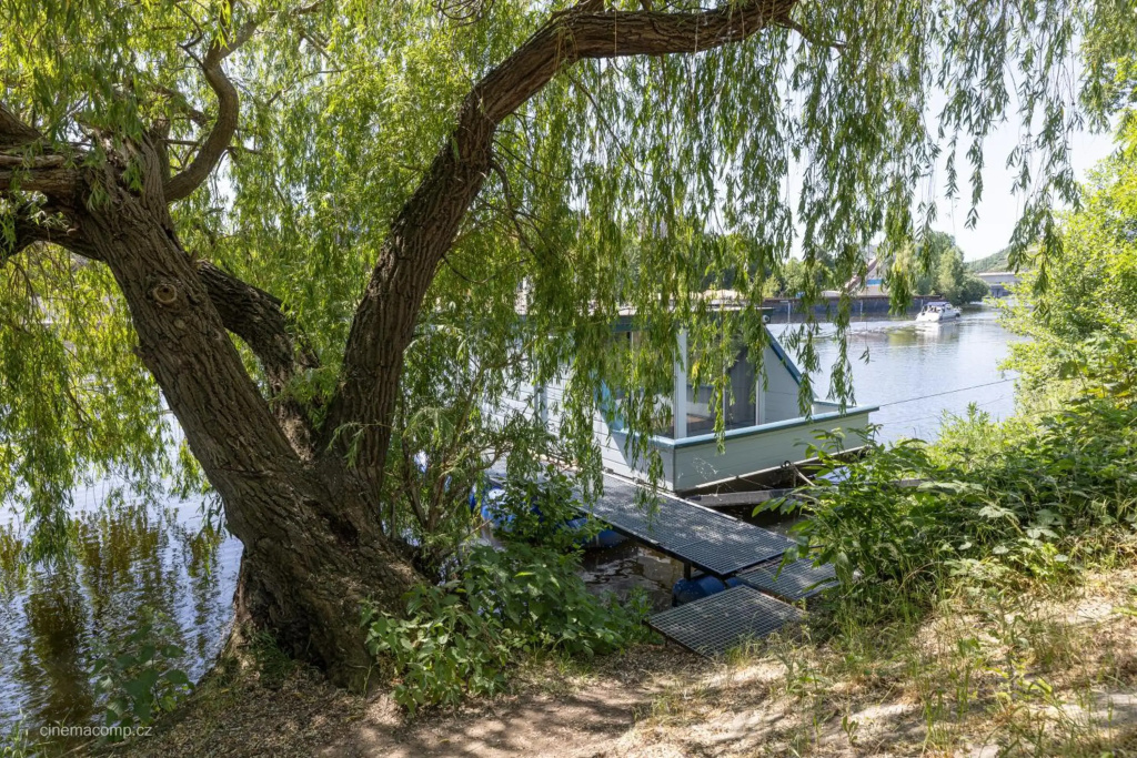 Houseboat - best place in Prague