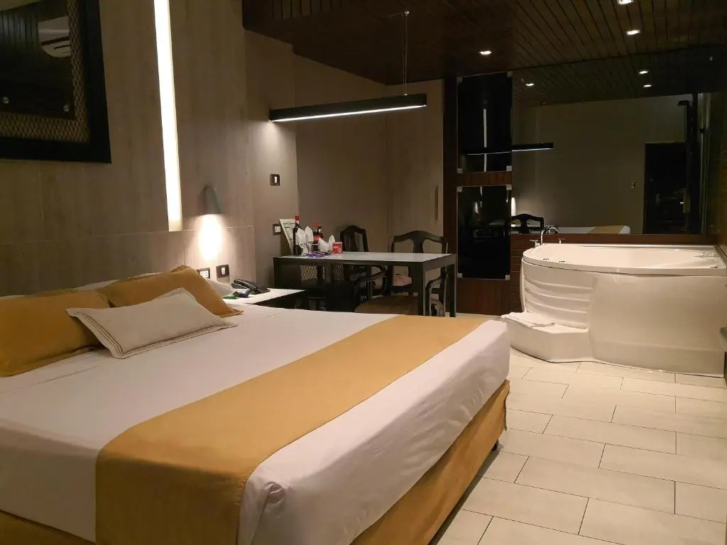 Deluxe Suite