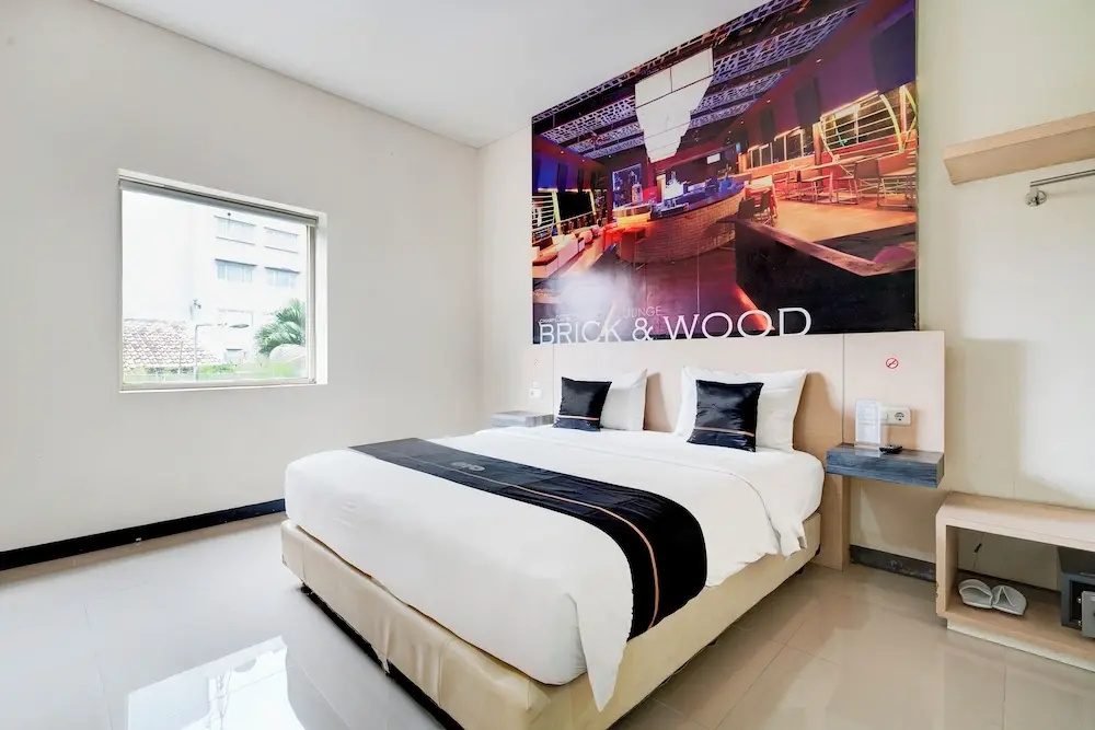 Standard Double room with balcony (full double bed)