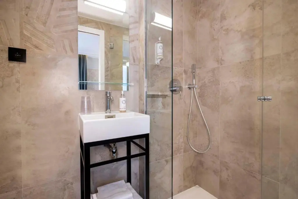 Grand Hotel Leveque 80