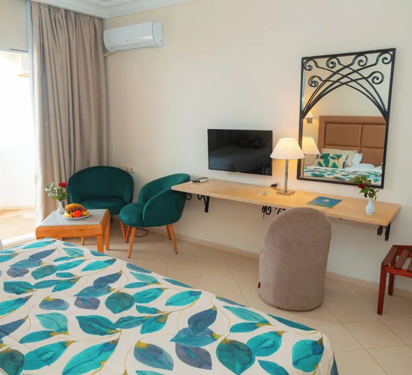 Standard Single room with balcony and with garden view