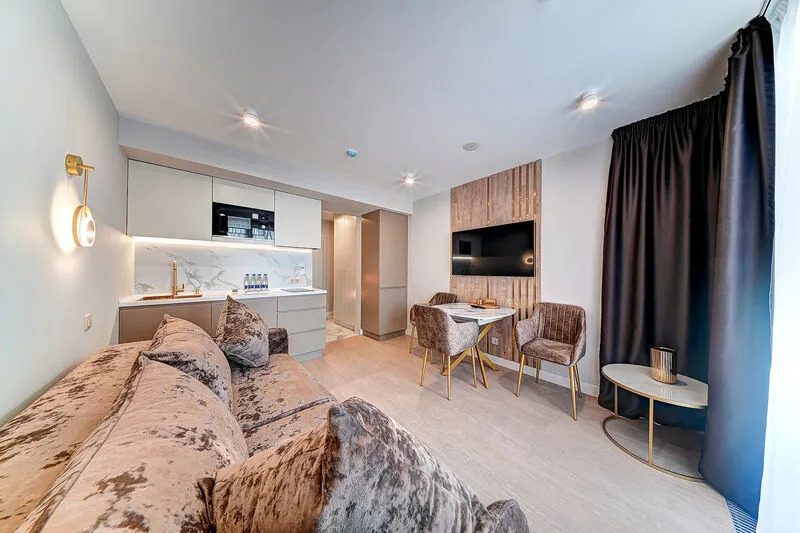 Номер Deluxe с видом на бассейн в Real Apartments Sochi