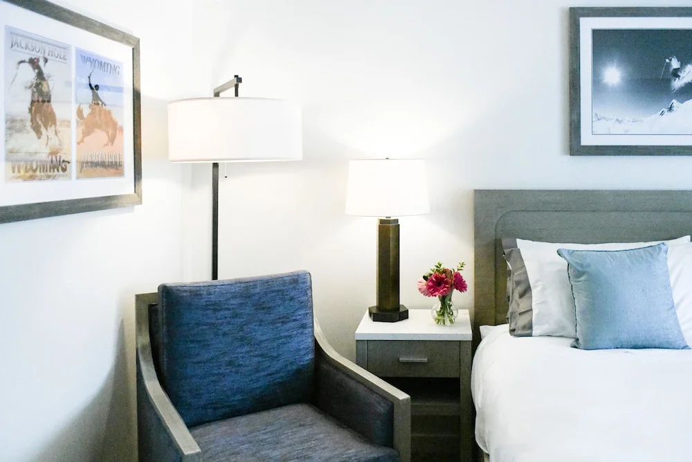 Double Suite (full double bed)