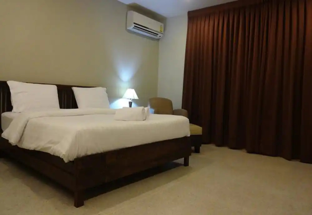 Deluxe Double room (full double bed)