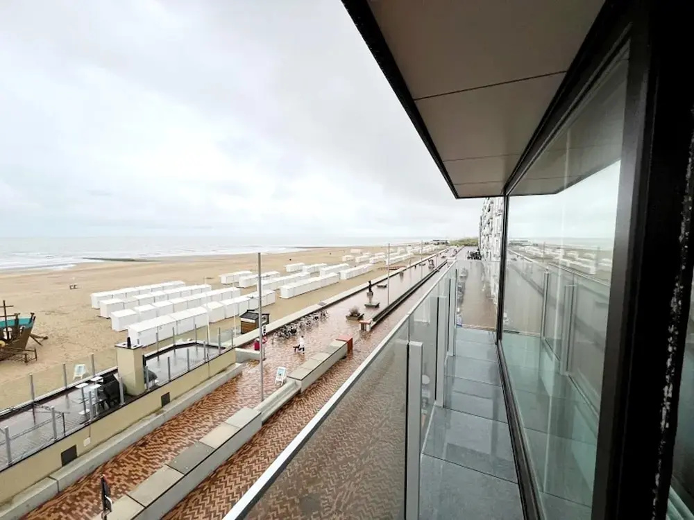 Apartment in Wenduine With Stunning Sea Views