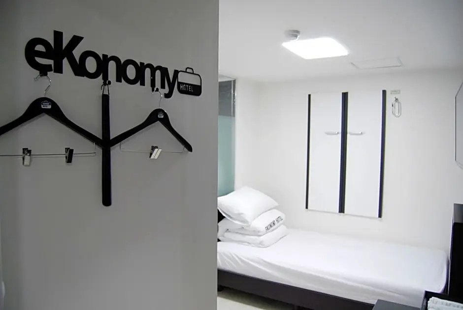 Ekonomy Hotel Nampo - Chambres