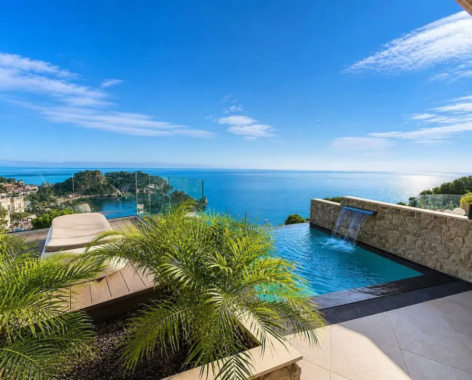 Luxury Apartment with sea view
