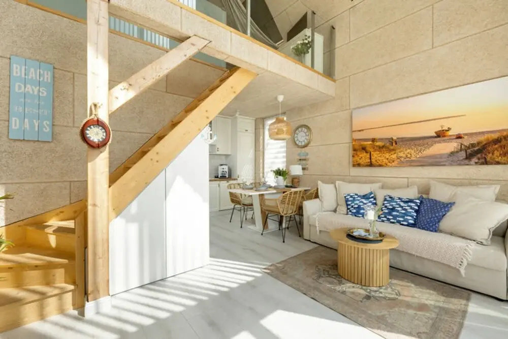 House With a Huge Terrace and a Whirlpool Bathtub