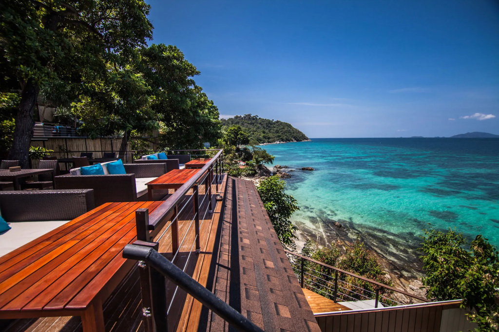 Beach & Waterfront