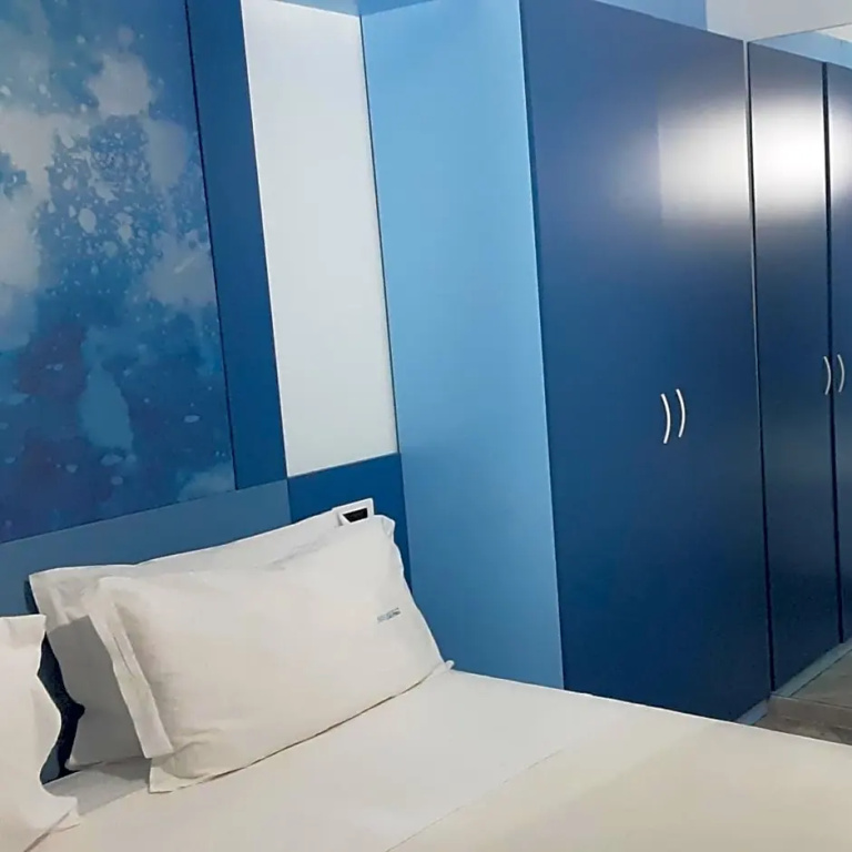 Economy room