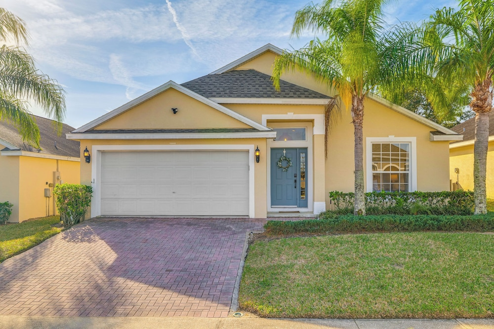 15 Mi to Disney World: Family-friendly Getaway!