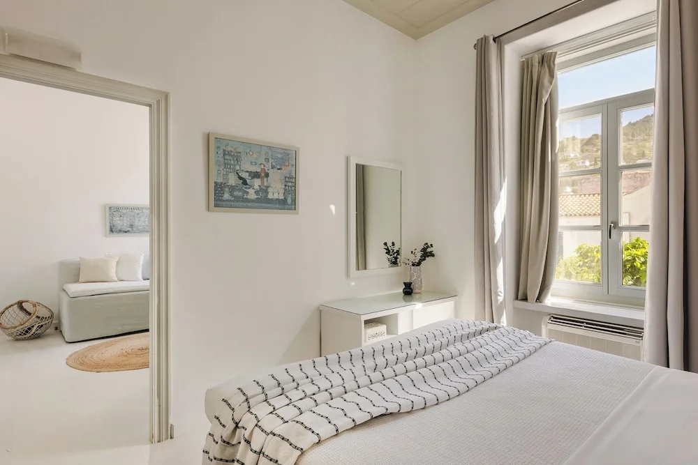 Deluxe Double room with sea view (full double bed)