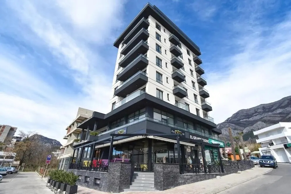 Hotel Del Medio