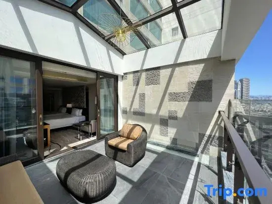 Deluxe Double room with balcony (twin beds)