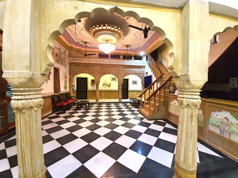 OYO 9933 Hotel Meera Mahal - Général