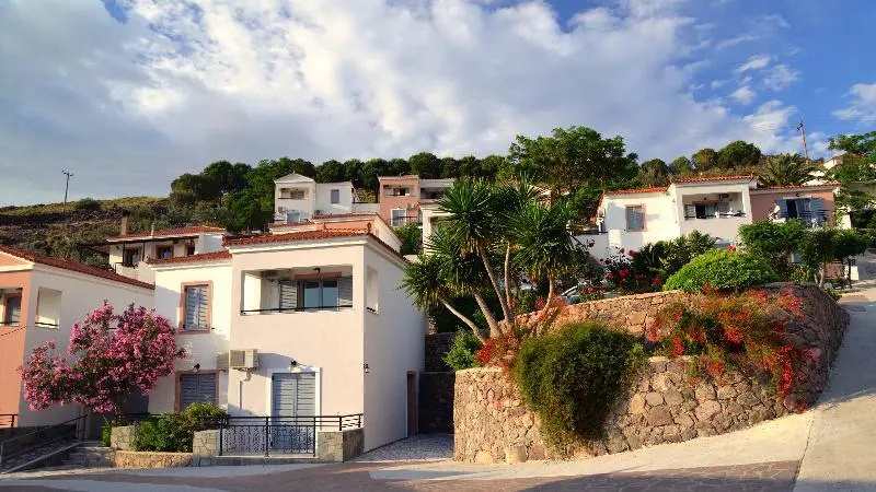 Standard Double room with partial sea view (full double bed)