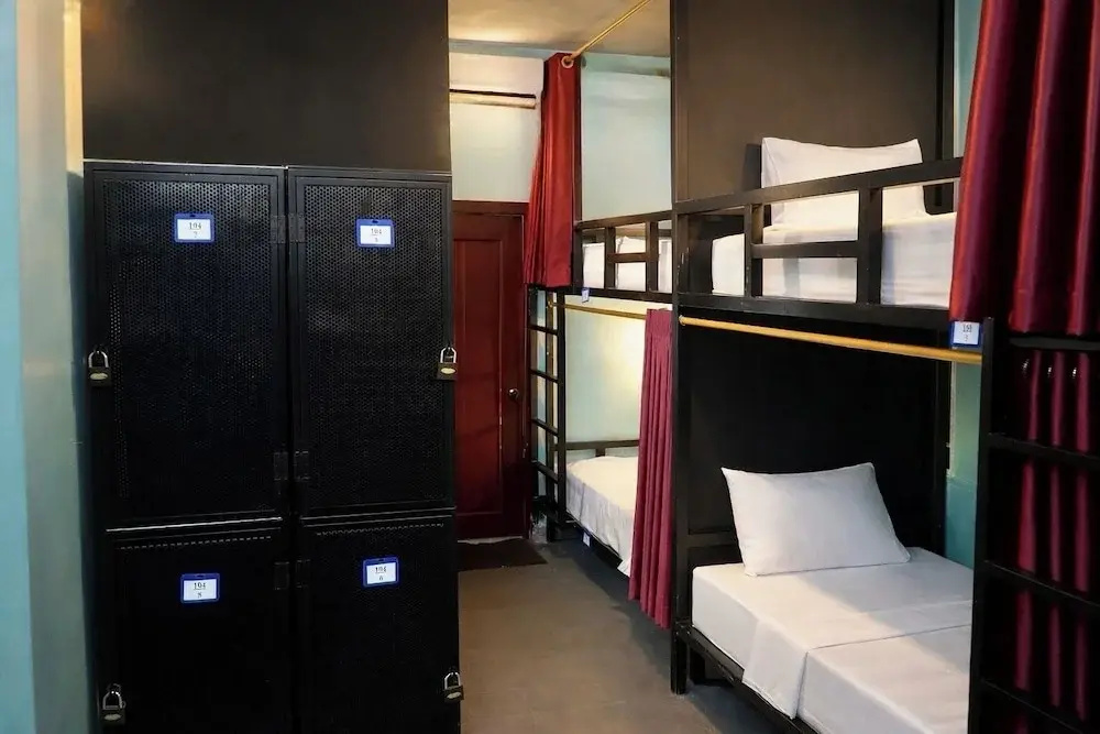 4 Bedrooms Bed in Dorm with balcony