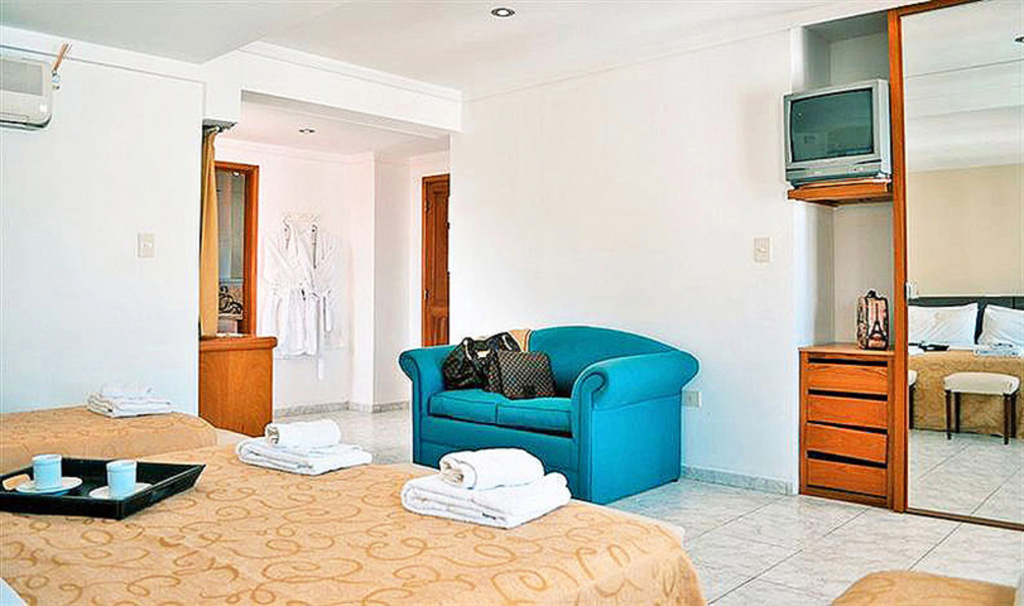 Standard Quadruple room