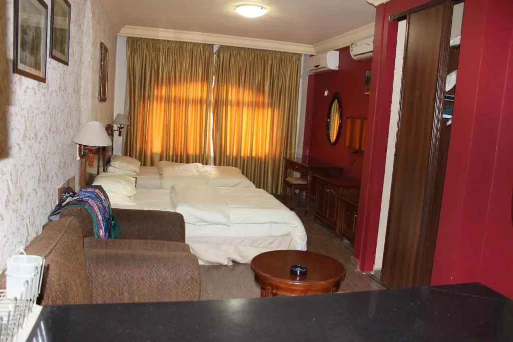 1 Bedroom Apartment