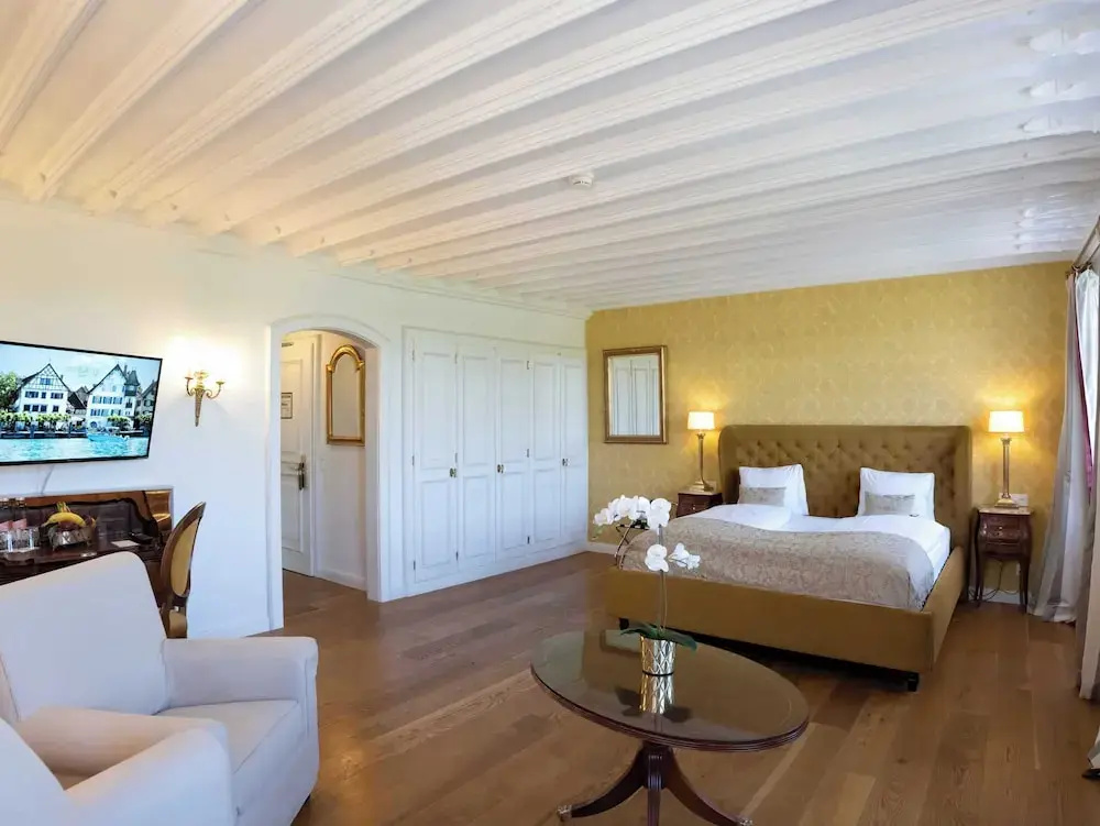 Standard Quadruple Family room