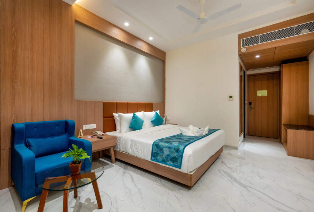 Deluxe Double room (full double bed)