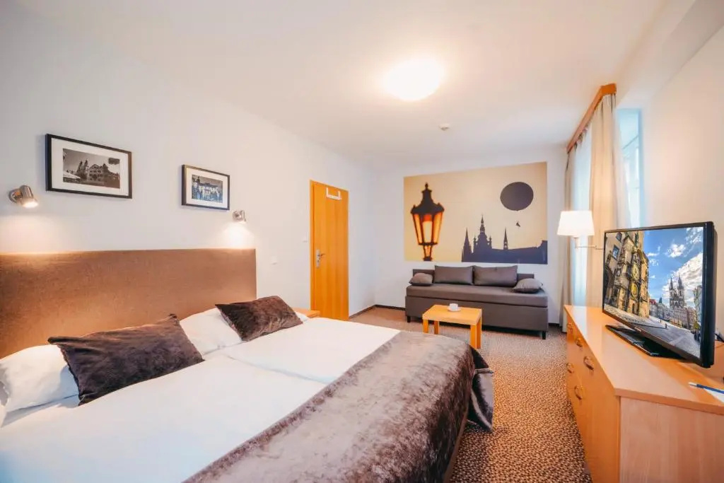 Executive Double room (full double bed)