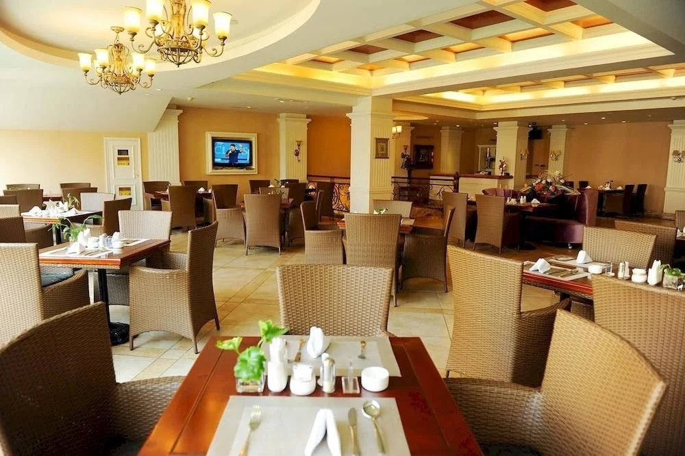 Friendship Hotel - Général