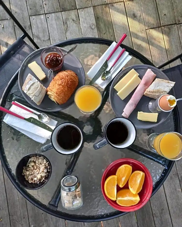 Food & Beverage