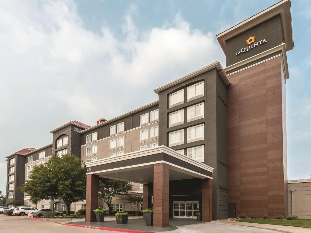 La Quinta Inn & Suites by Wyndham Arlington North 6 Flags Dr - Chambres