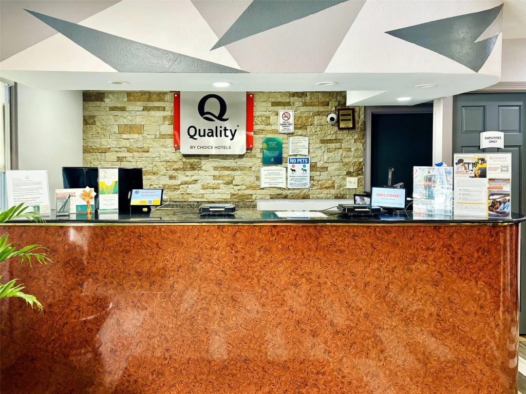 Quality Inn Raynham - Taunton — 2
