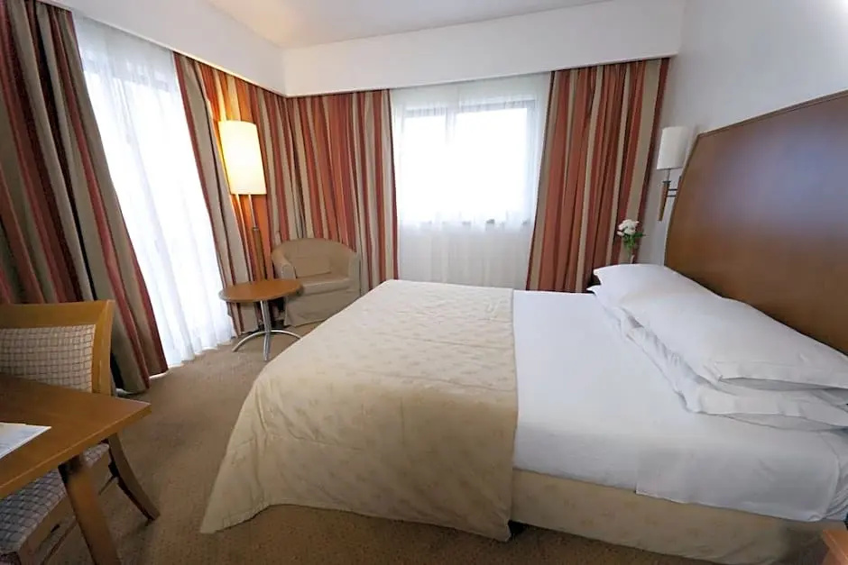 Hotel Cinquentenário & Conference Center - Chambres
