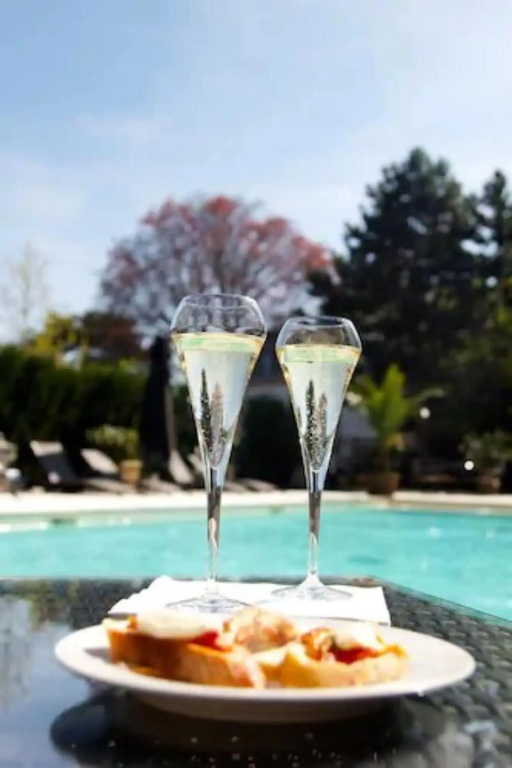 LE H - Hôtel & Restaurant - Général