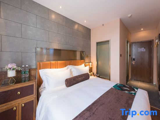 Superior Double room (full double bed)