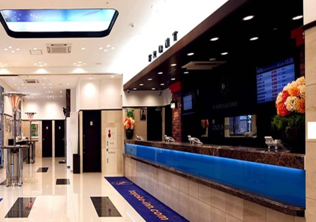 Toyoko Inn Hokkaido Hakodate Ekimae Asaichi by null