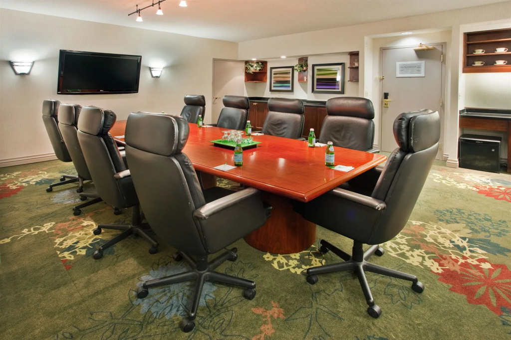 Holiday Inn Hotel & Suites Ottawa Kanata by IHG - Général