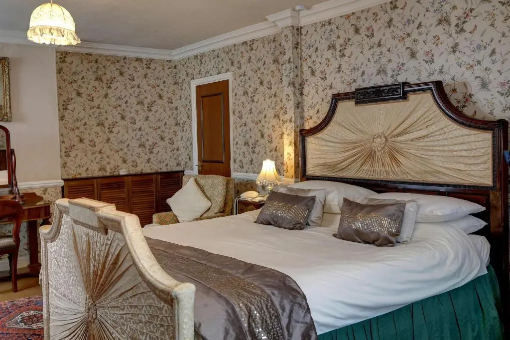 Executive Double room (full double bed)