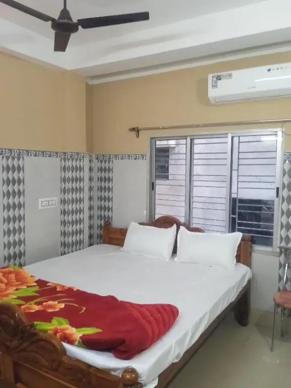Deluxe Double room (full double bed)