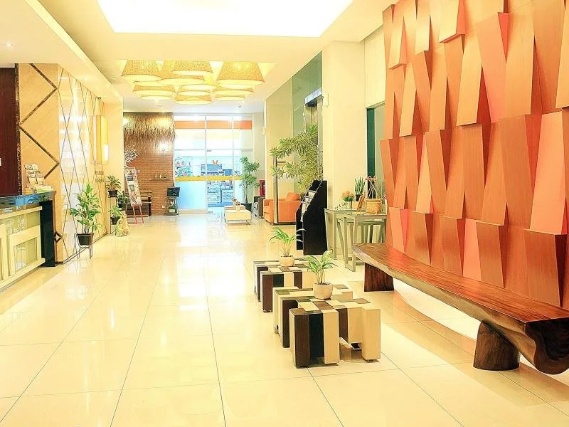 V Hotel & Residence by ZEN Rooms - фото 15