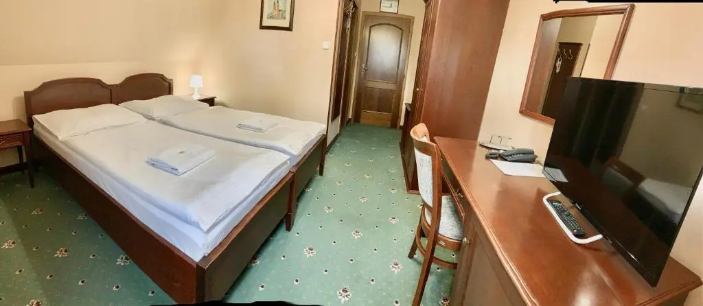 Economy Double room (twin beds)